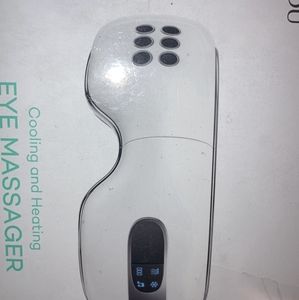Massaging Eye Mask